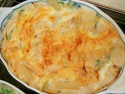 菊菜と鶏、玉葱の味噌豆乳マカロニグラタン